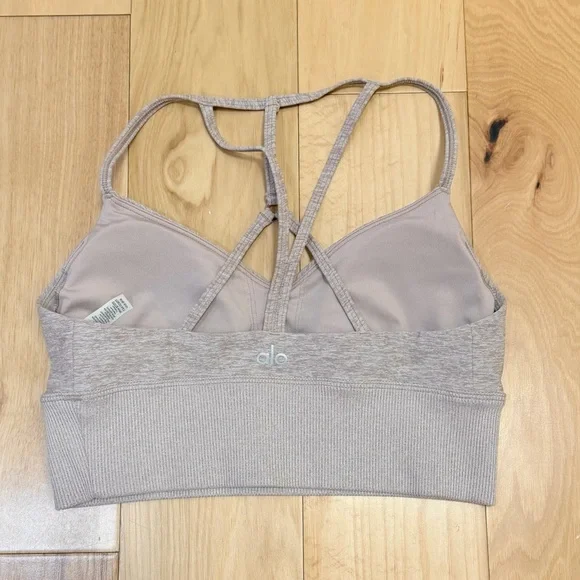LIKE NEW Alo Yoga Women’s Alosoft Lavish Sports Bra - Picture 2 of 6